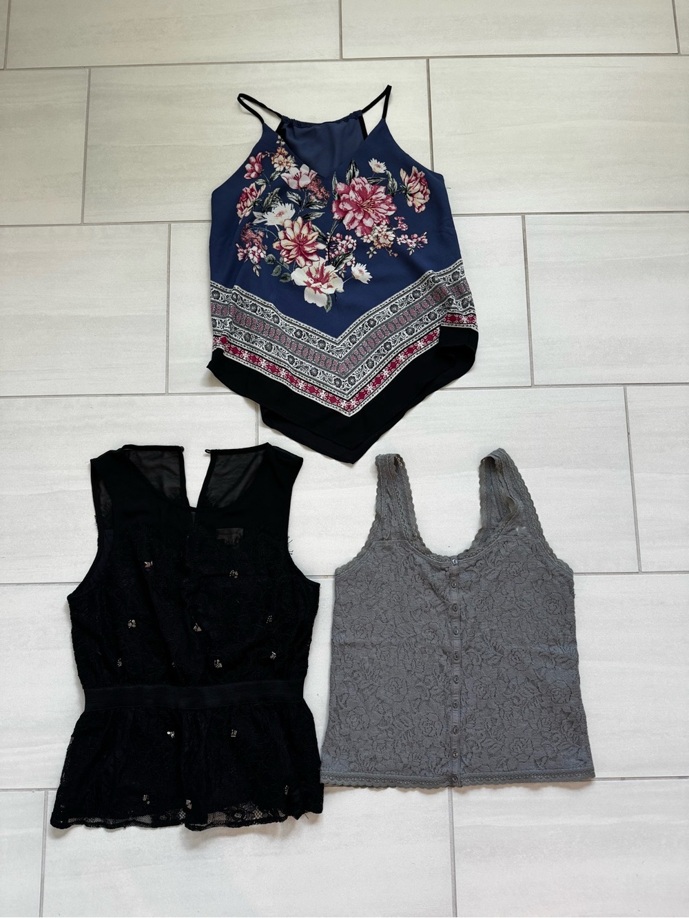 Bundle! Set of 3 elevated basics tanks, date night! Small